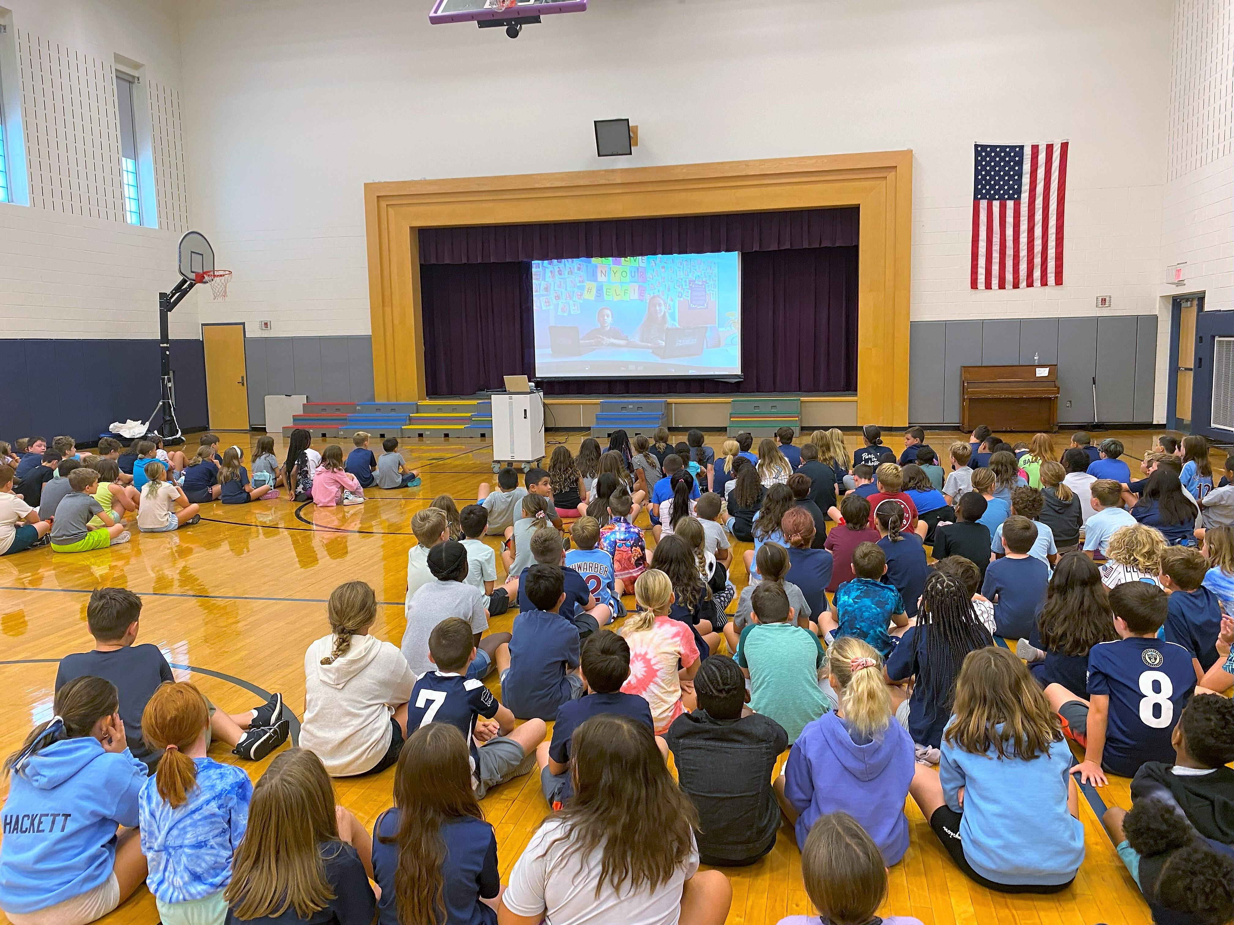 erd-Students during an assembly